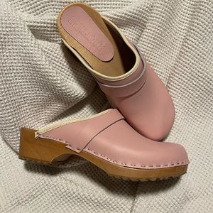 Wooden Swedish clogs size 39 pink! 💕